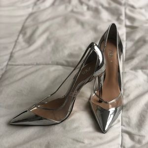 NEVER BEEN WORN: Zara silver heel